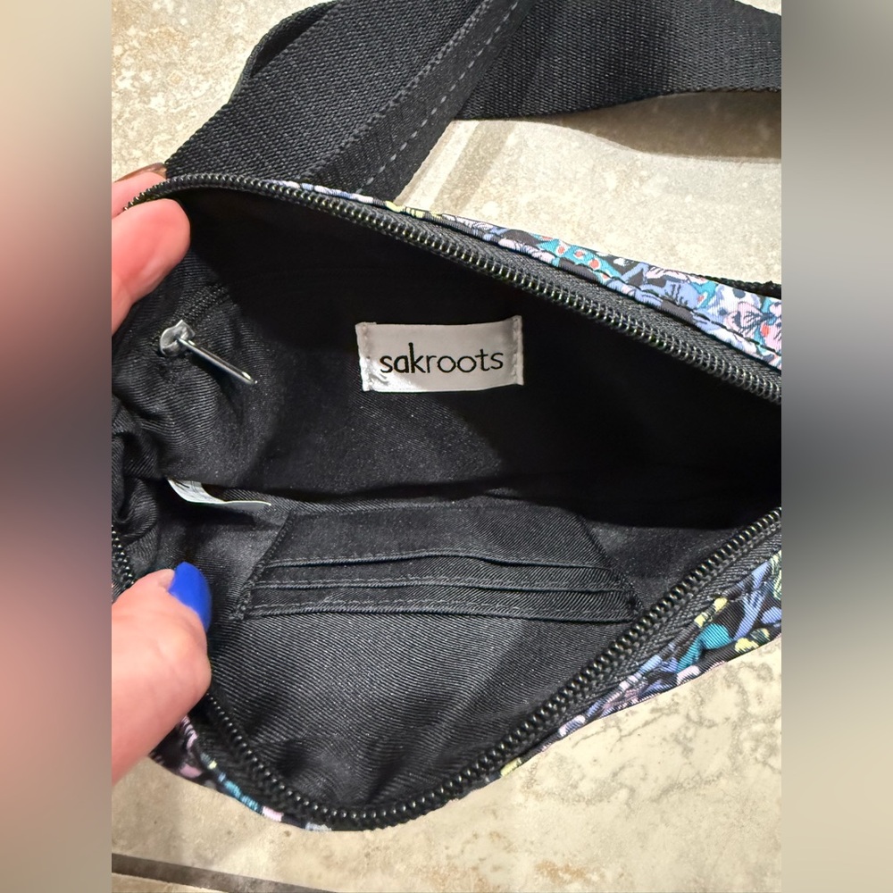 Sakroots, Lodi Smartphone Crossbody,‎ Pink Mojave Desert, NWOT - Picture 4 of 4